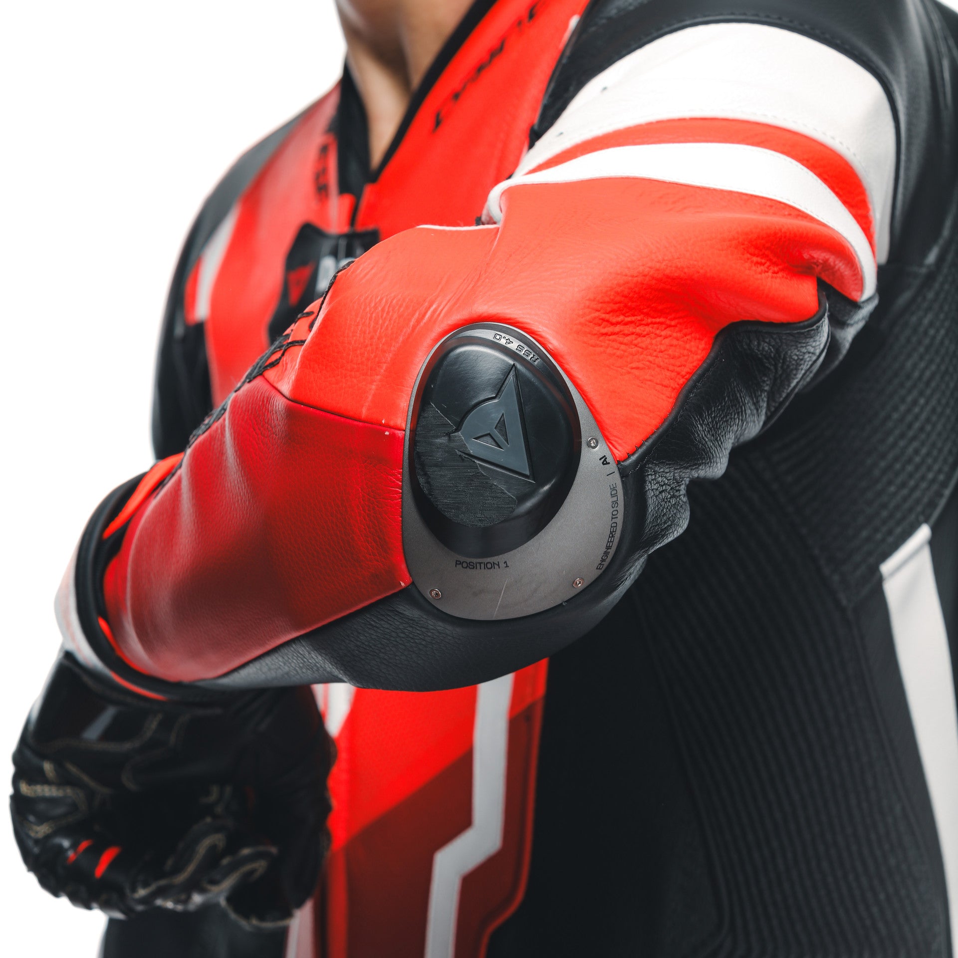 Dainese Misano 3 D-AIR® Einteiler Lederkombi – Perforierter Airbag Rennanzug | Herren | Rot