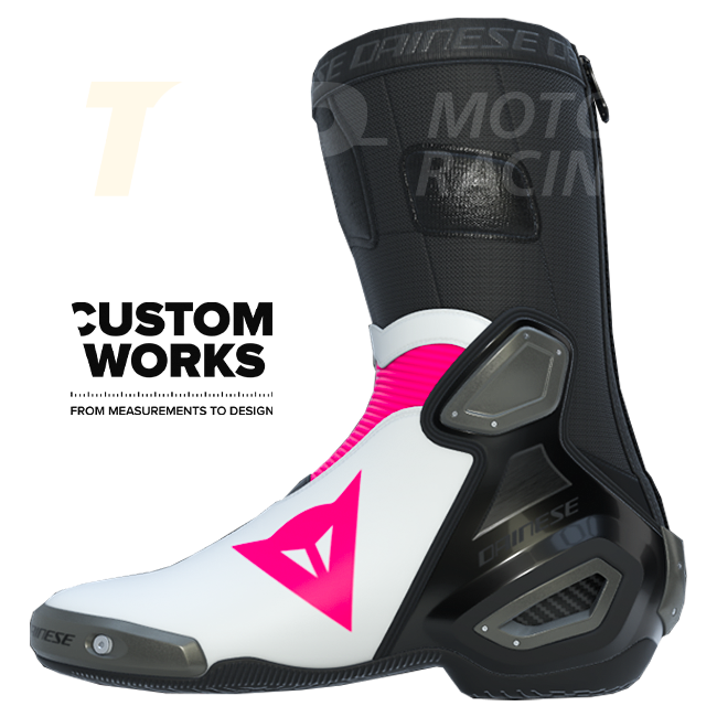 Dainese Axial 2 Racing und Straßen Motorradstiefel | Herren | Fuxia / Weiß | Custom Works