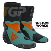 Dainese Axial 2 Racing und Straßen Motorradstiefel | Herren | Fluo Orange / Sardinian Sea Blue | Custom Works
