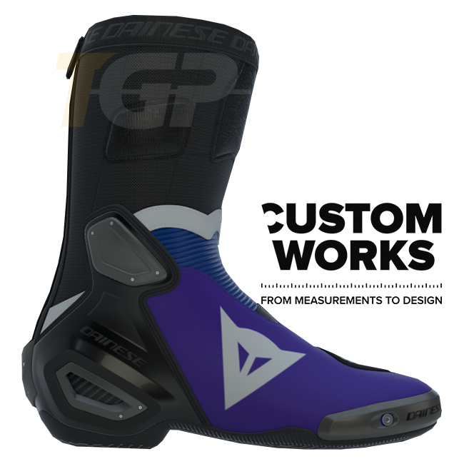 Dainese Axial 2 Racing und Straßen Motorradstiefel Prima Pramac Yamaha MotoGP Replica | Herren | Lila / Yamaha Blau / Weiß | Custom Works