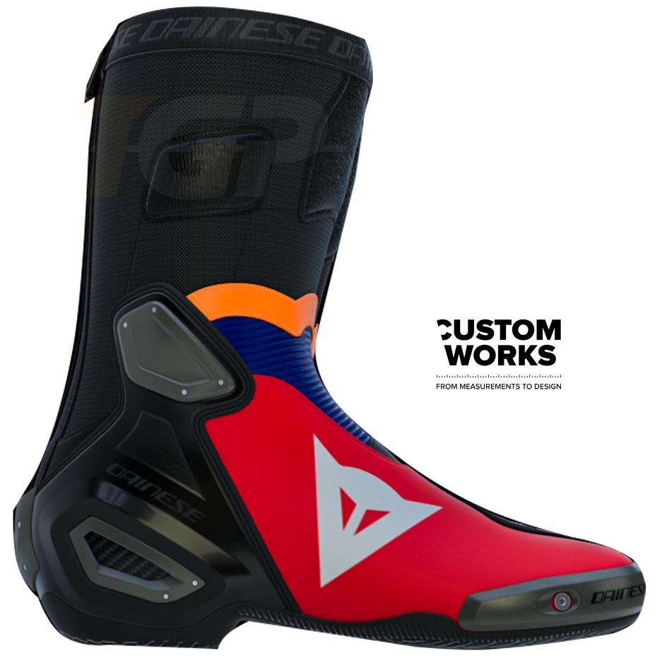 Dainese Axial 2 Racing und Straßen Motorradstiefel Luca Marini Replica 2026 | Herren | Lava Rot / Electric Blau / Fluo Orange / Weiß | Custom Works