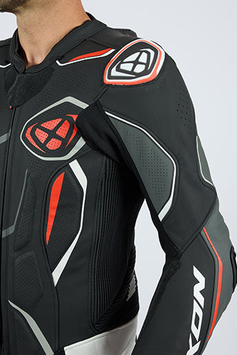 IXON Demonio Einteiler Lederkombi – Perforierter Rennanzug | Herren | Schwarz/Weiß/Rot