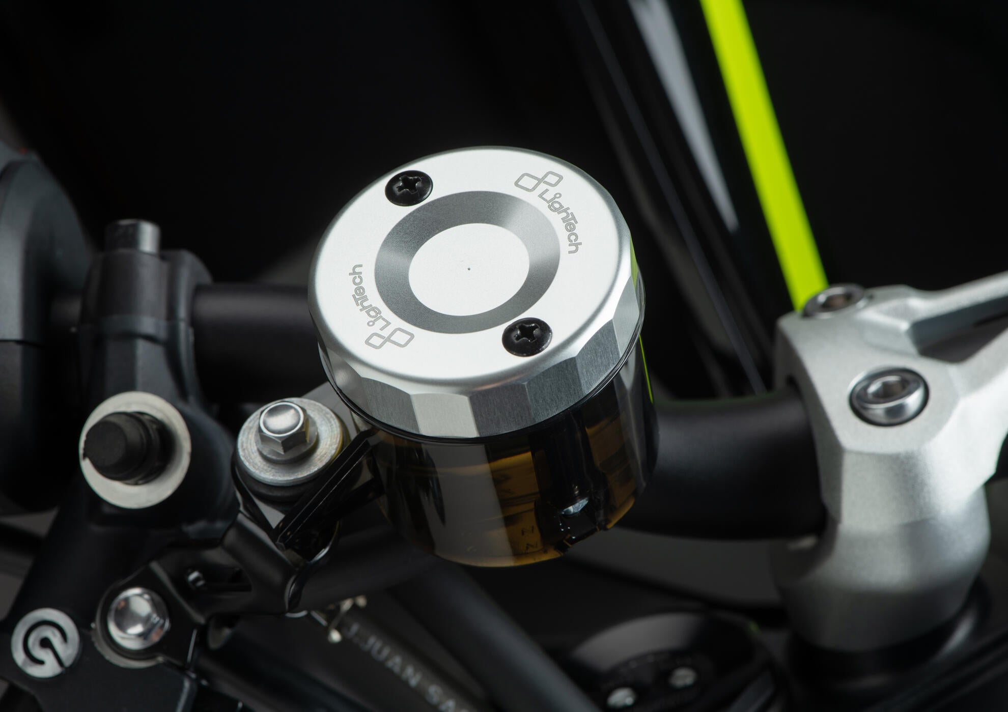 Ausgleichsbehälter-Deckel Vorne LighTech Aprilia RS 660 (20-26) FBC04