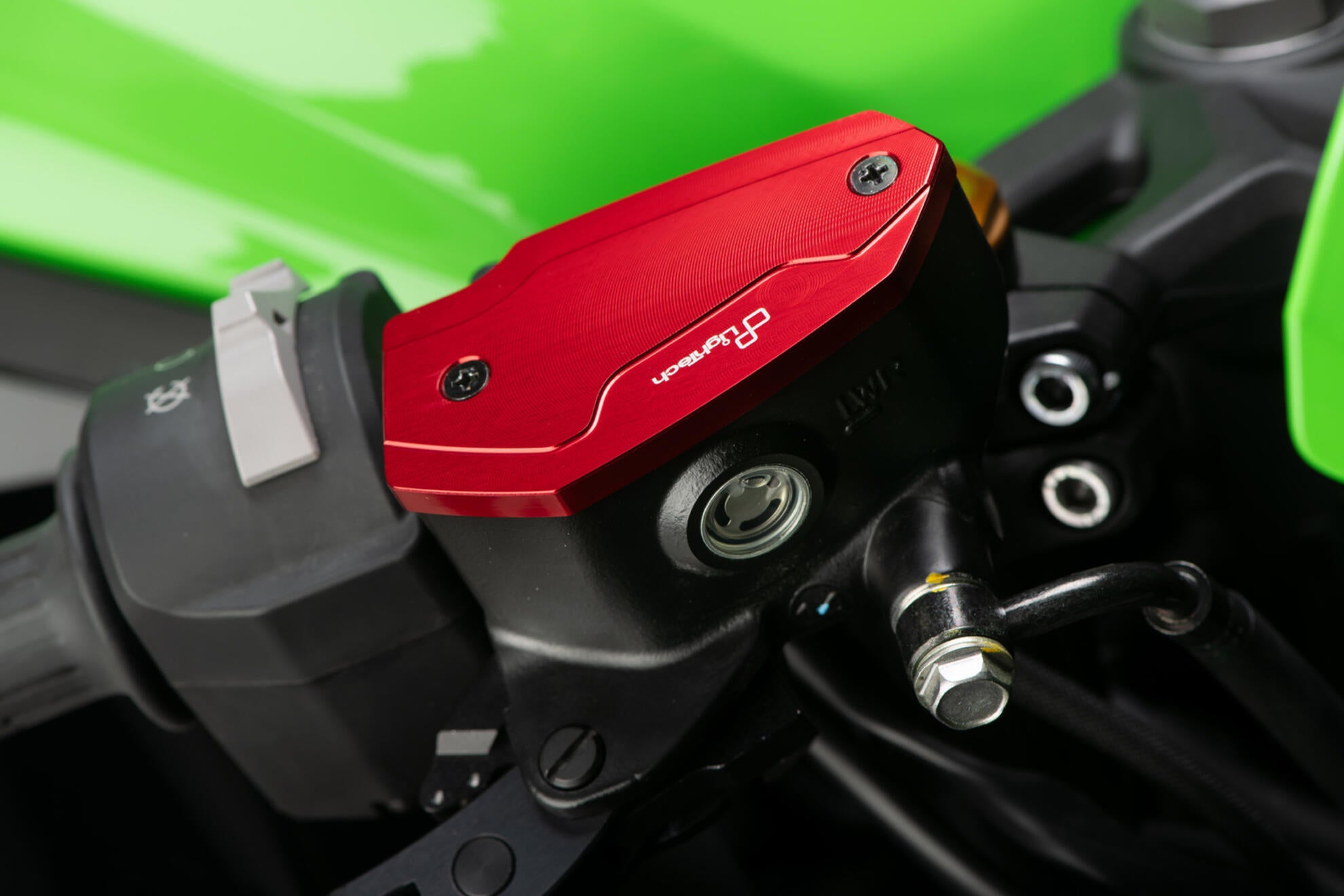 Ausgleichsbehälter-Deckel Vorne LighTech Kawasaki ZX-4 RR (23-25) FBC16