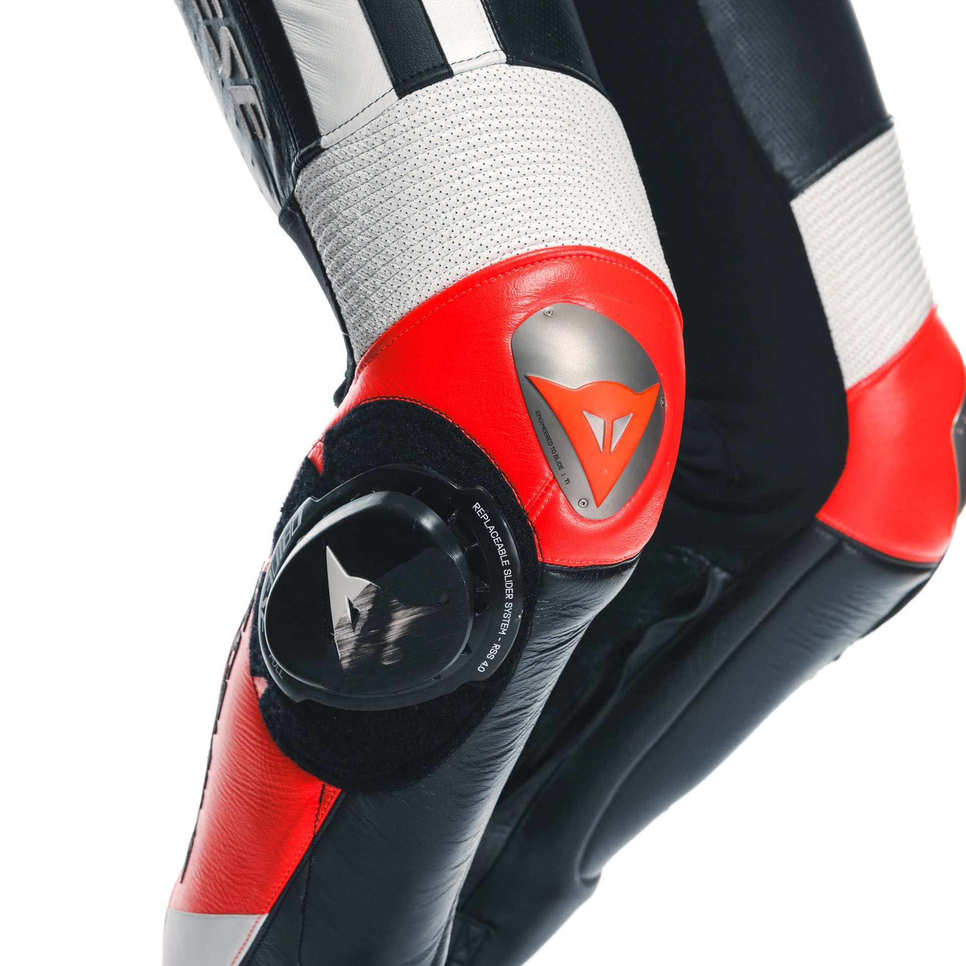 Dainese Mugello 3 D-AIR® Einteiler Lederkombi – Perforierter Airbag Rennanzug | Herren | Schwarz/Rot
