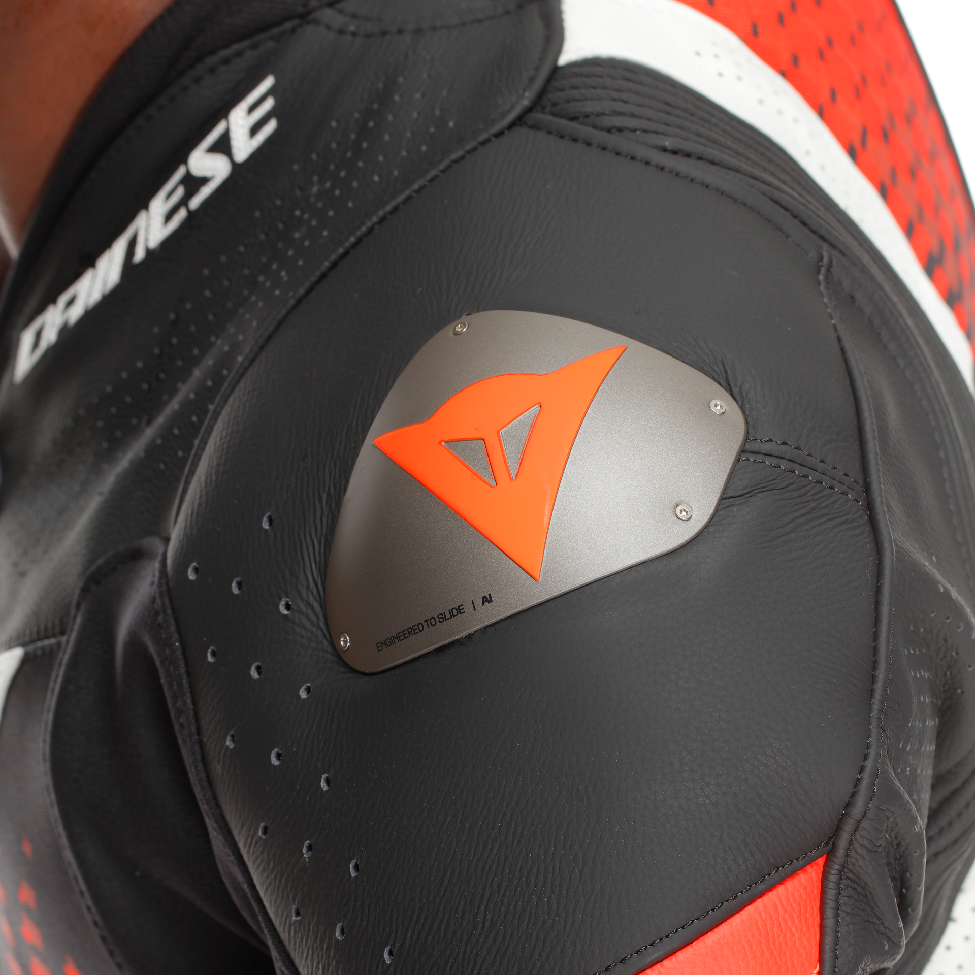 Dainese Laguna Seca 6 Einteiler Lederkombi – Perforierter Rennanzug | Herren | Weiß/Rot