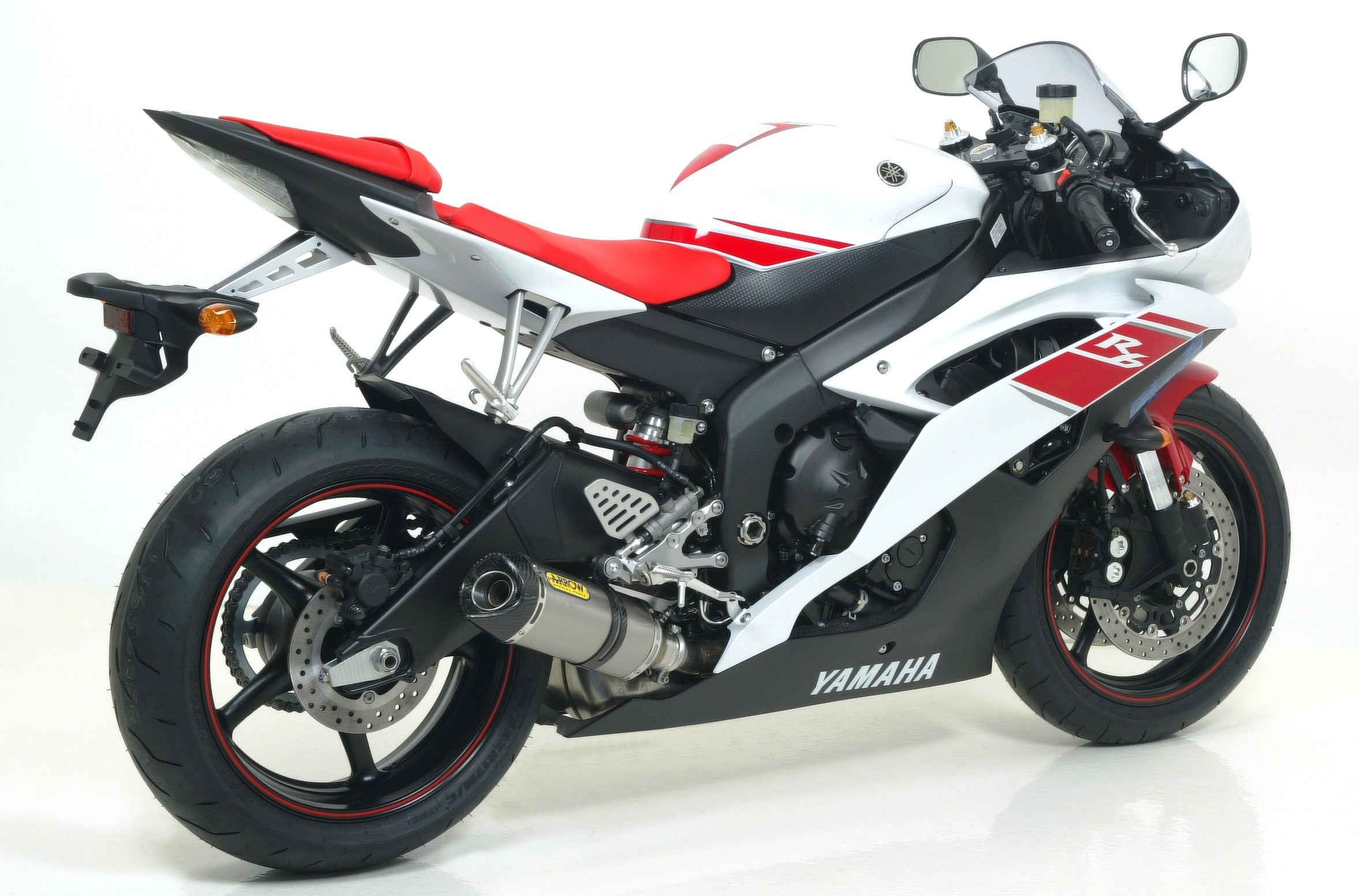 2870_Yamaha YZF 600 R6 08 Slip-on PK 2.jpg