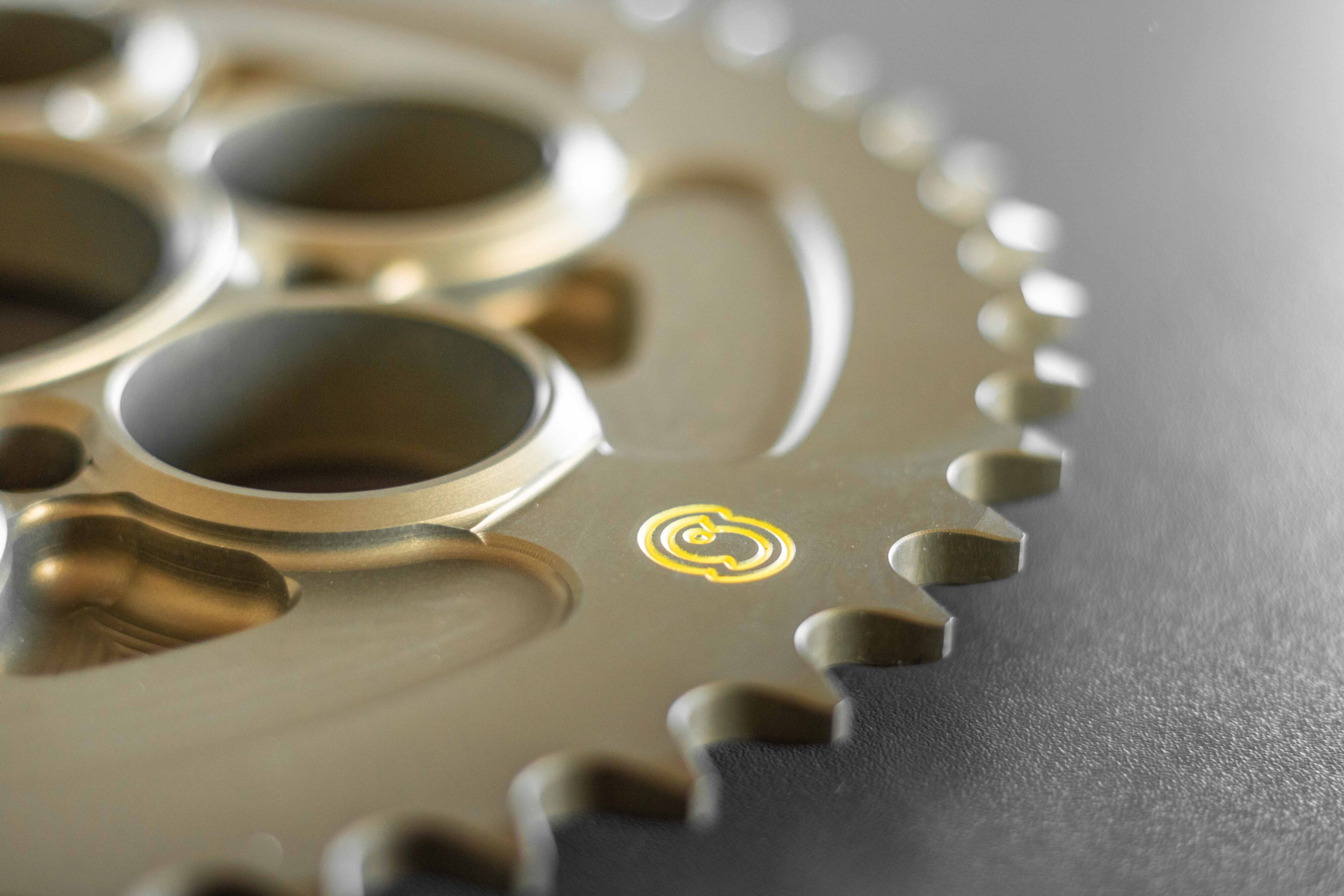 Sitta Aluminium Kettenrad Ducati Panigale V2 955 (20-24) (206D) – 37-46 Zähne, 520/525 Teilung