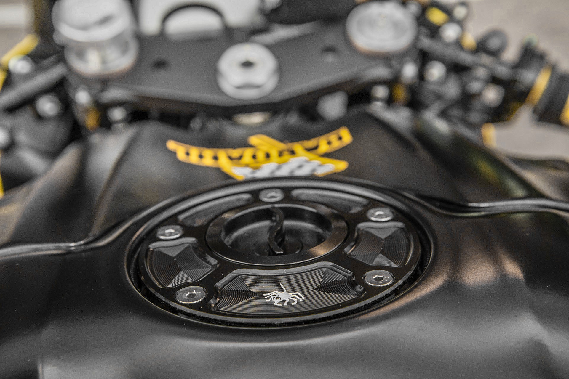 Tankdeckel Schnellverschluss Spider Racing Yamaha YZF-R1/M RN32, RN49 und RN65 (15-26) 60.Y01
